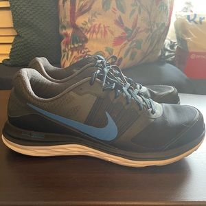 Men’s Dual Fusion by Nike.